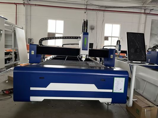 GX-3015E Máquina de corte de metal por láser CNC de 20 mm espesor de corte de 120 m/min Frío por agua