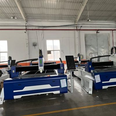 Función de enfoque automático 1000kw 2000kw 3000kw Máquina de corte láser CNC para cortador láser de fibra de chapa de metal por Au3tech/Cypcut Control System