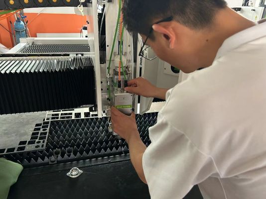 Software de control CYPCUT Máquina de corte láser de acero inoxidable usada para talleres de materiales de construcción y servomotor Delta