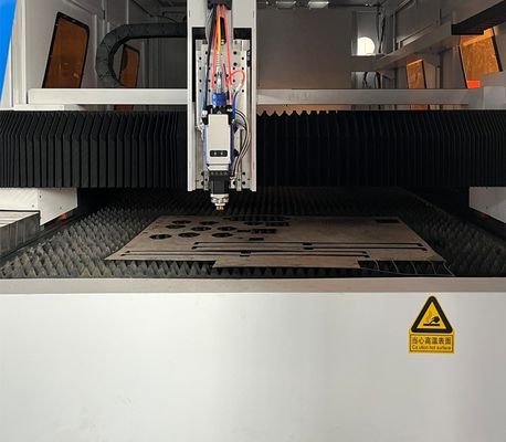 Schneider Electric-Francia Máquina de corte por láser de fibra GONXING Mejor corte de metal para el relé de acero inoxidable de carbono de aluminio