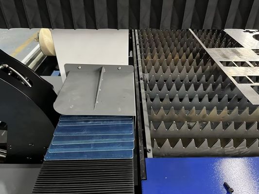 Máquina de corte por láser de fibra de vidrio con componentes eléctricos Schneider