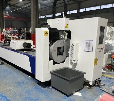 Precisión de reposicionamiento de la fuente láser 0.03mm Autofeeder Máquina de corte de tubos láser CNC para tubos pequeños