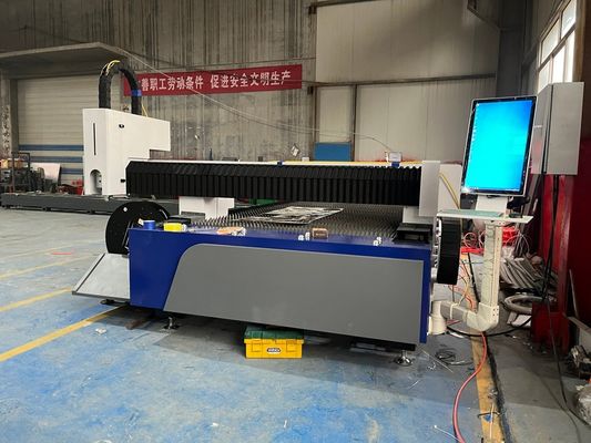 Máquina de corte por láser de fibra de placa de hierro de 3kw con componentes eléctricos Schneider Electric-Francia y válvula de control de N2 SMC-Japón